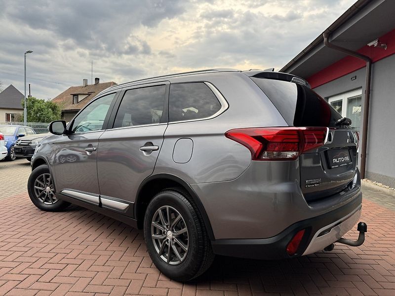Mitsubishi Outlander (2019) 2.0i Mivec Navi Kamera - fotka 3 z 50