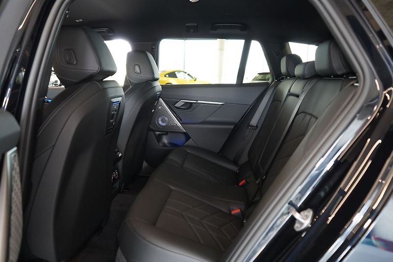 BMW Řada 5 540d xDrive Touring, Nezávislé - fotka 40 z 44
