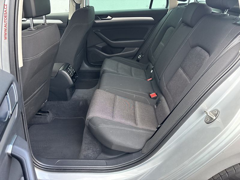 Volkswagen Passat (2018) 1.6 TDi, Comfortline, navi, - fotka 10 z 18