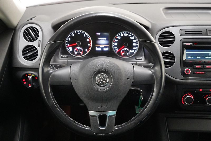 Volkswagen Tiguan - fotka 16 z 22