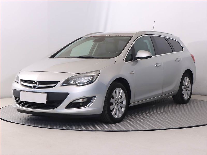 Opel Astra (2013) 1.7 CDTI, Serv.kniha, nová STK - fotka 2 z 16