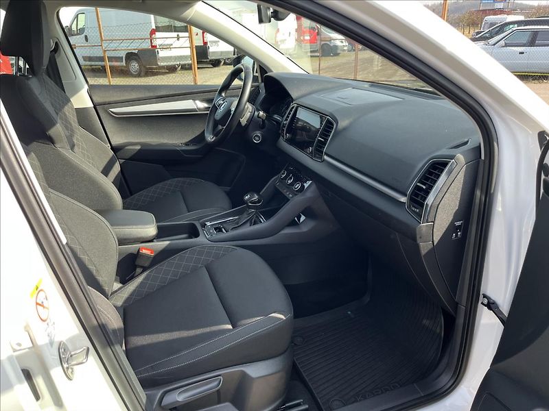 Škoda Karoq 2,0 TDi 110 4x4 DSG TAŽNÉ -DPH - fotka 10 z 47