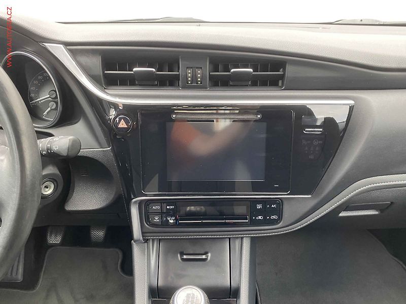 Toyota Auris (2019) 1.6i, ČR, servis.kniha - fotka 12 z 18