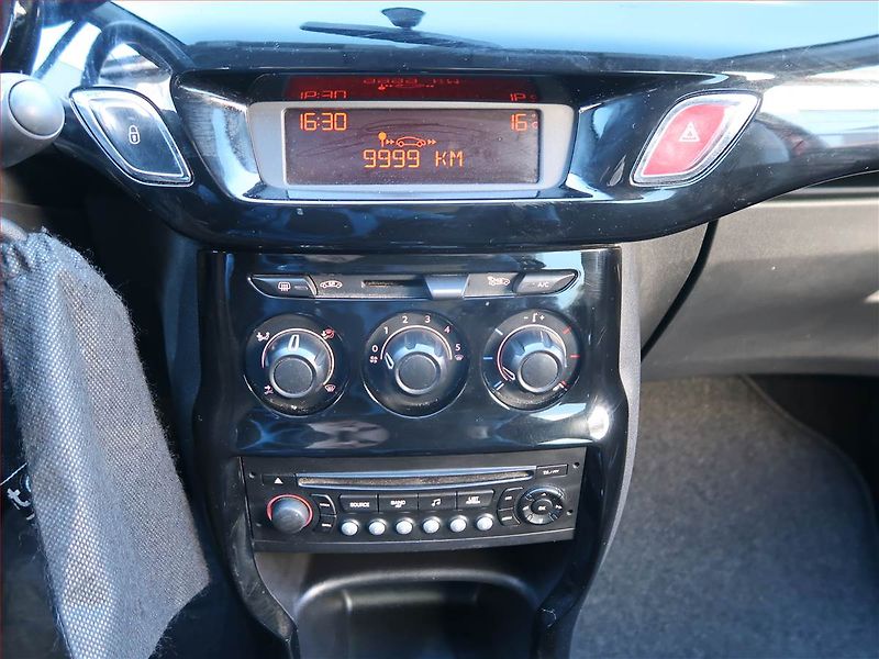 Citroën C3 (2012) 1.4 i, Tempomat, Park. senzory - fotka 12 z 14
