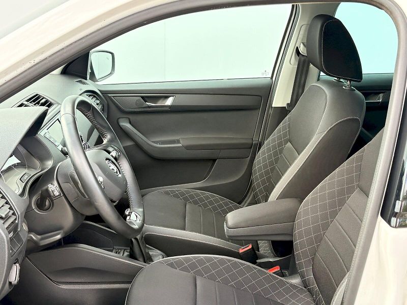 Škoda Fabia (2022) Combi 1.0 TSI / 70kW / AMBITIO - fotka 8 z 25