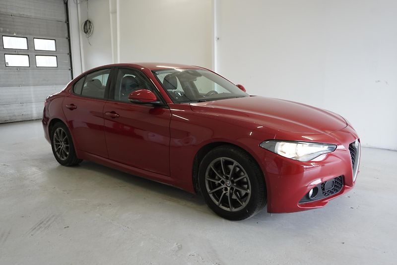 Alfa Romeo Giulia 2.0 TURBO 147kW, 66 000KM !!! - fotka 3 z 26