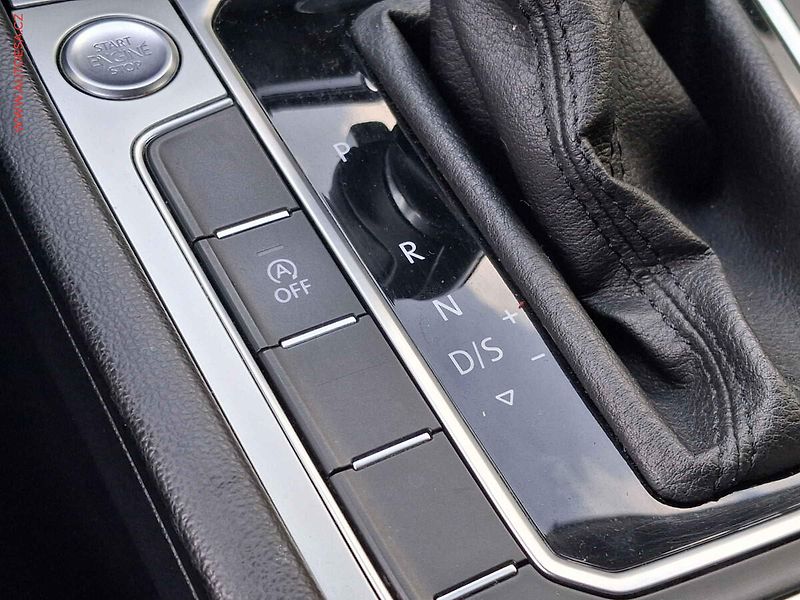 Volkswagen Passat (2017) 2.0TDi, DSG, navi - fotka 15 z 21