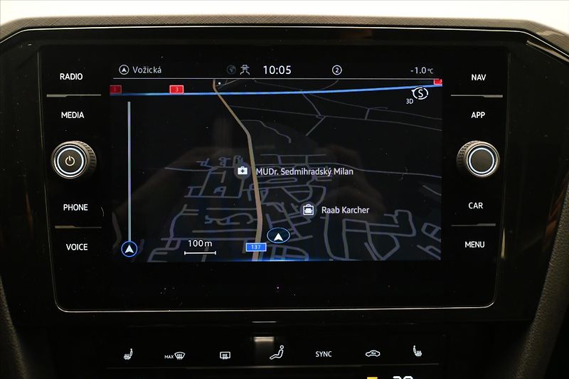 Volkswagen Passat 2,0 TDI 110 kW DSG Business Zá - fotka 20 z 31