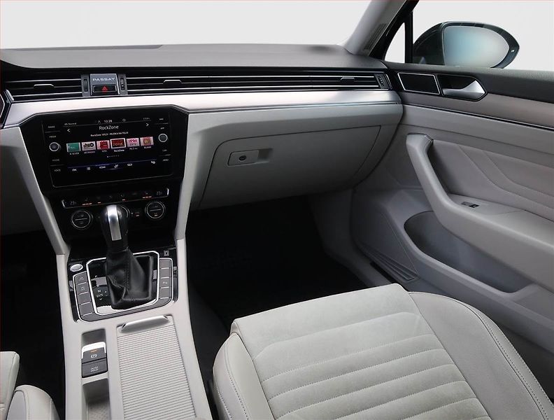 Volkswagen Passat (2020) 2.0 TDI, Automat, Kůže, Navi - fotka 8 z 17