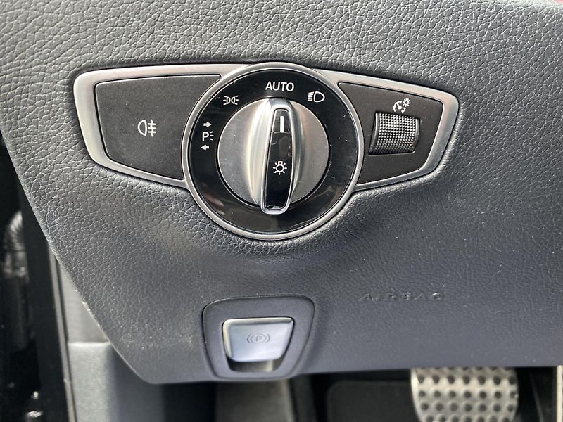 Mercedes-Benz Třídy E E 220d 4M AMG - fotka 17 z 23