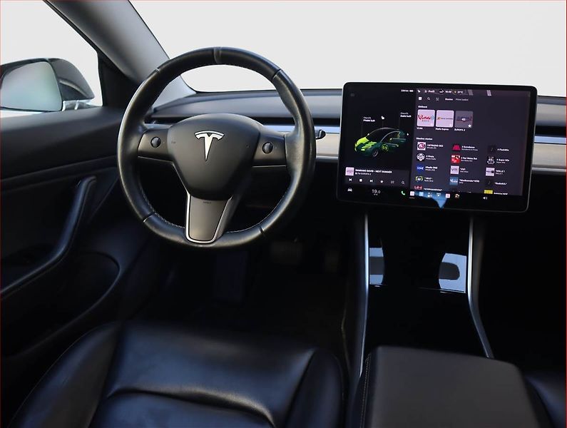 Tesla Model 3 (2019) Std Range Plus 52kWh, SoH 80% - fotka 7 z 25