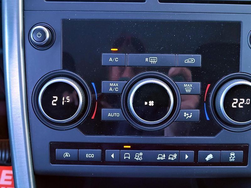 Land Rover Discovery Sport 2,0 TD4 4wd,DPH,SERVIS - fotka 34 z 48