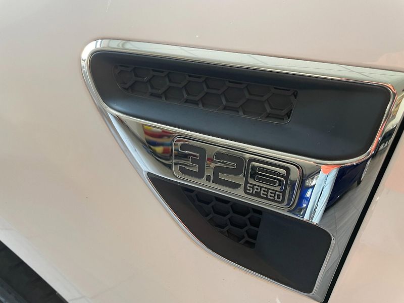 Ford Ranger (2015) Limited 3.2TDCi 147kW 4x4 - fotka 28 z 29