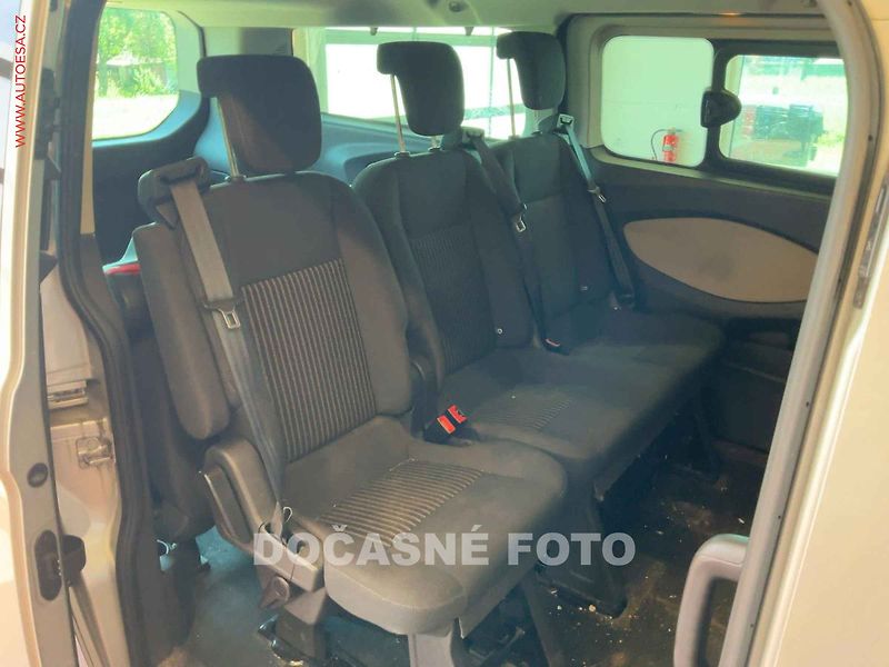 Ford Tourneo Custom (2014) 2.2TDCi L2 9míst, Trend - fotka 4 z 5