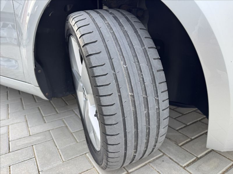 Škoda Octavia 2,0 TDI STYLE 2.maj. původ ČR - fotka 44 z 50