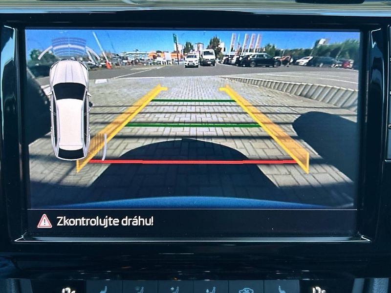 Škoda Superb (2016) kombi 2.0 TSI 6DSG 4x4 SportLi - fotka 14 z 35