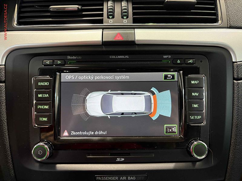 Škoda Superb (2013) 2.0 TDi, Elegance, DSG, +ALU - fotka 15 z 17