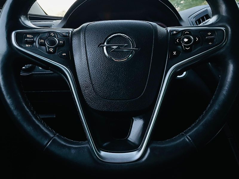Opel Insignia 2.0CDTi MANUÁL KAMERA SERVISKA - fotka 24 z 46
