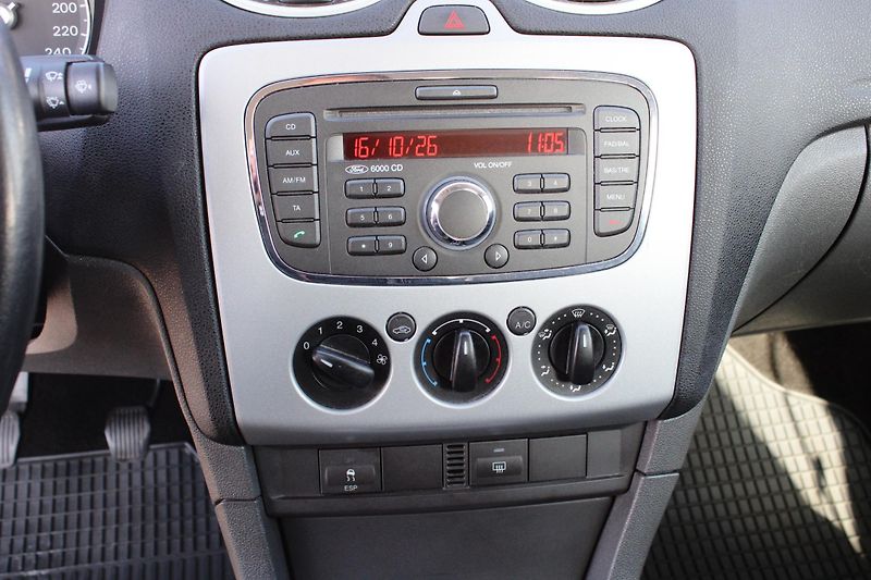 Ford Focus (2007) 1,6i KLIMA EL.OKNA TEMPOMAT  - fotka 15 z 20