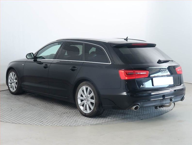 Audi A6 (2012) Sport 3.0 TDI, 4X4, Automat - fotka 4 z 19