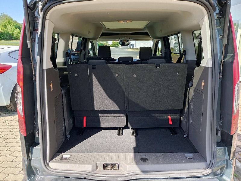Ford Tourneo Connect (2020) Grand 7 míst - fotka 9 z 25