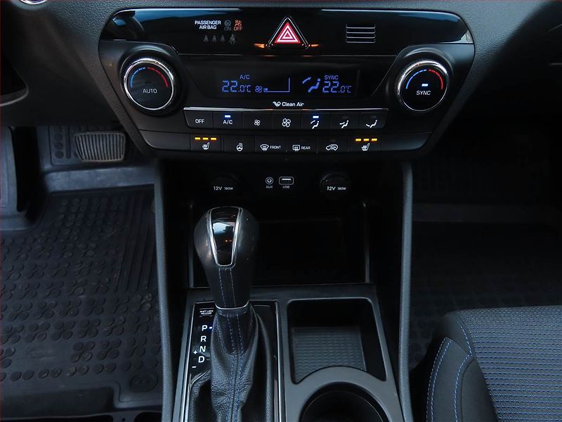 Hyundai Tucson (2016) 1.7 CRDi, Automat, Serv.kniha - fotka 16 z 22