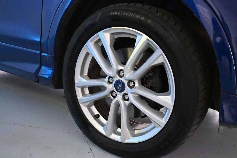 Ford Kuga (2016) 2.0 4x4 INDIVIDUAL Bi-Xenon Ta - fotka 33 z 36