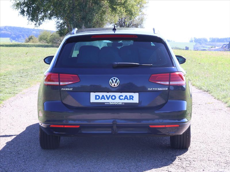 Volkswagen Passat 2.0 TDI 110kW Comfortline - fotka 6 z 33