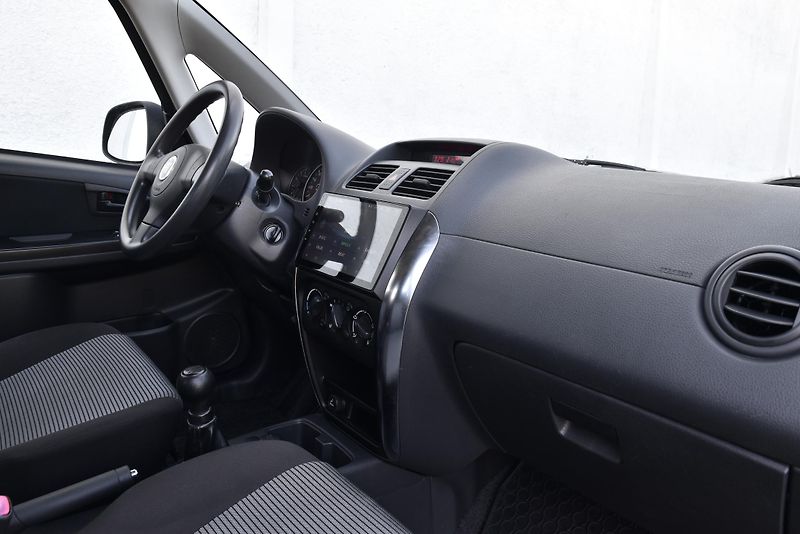 Fiat Sedici 1.6 16V 4X4, KLIMA, NAVI, BT - fotka 36 z 44