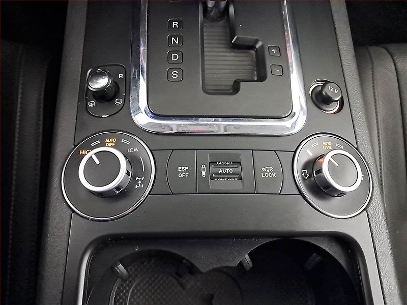 Volkswagen Touareg (2009) 3.0 TDI, 4X4, Automat, Xenony - fotka 19 z 21