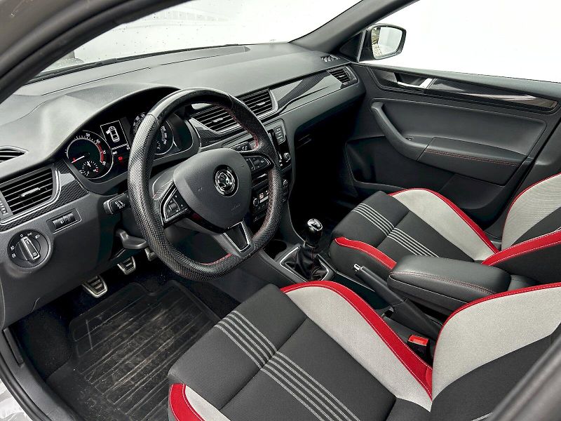 Škoda Rapid (2018) 1.0 TSI 70kW MP5 Monte Carlo - fotka 21 z 32