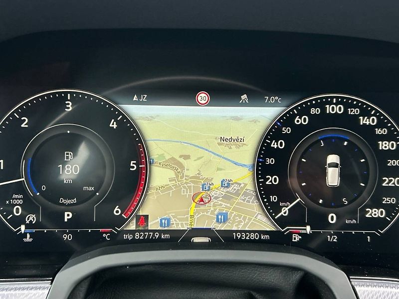 Volkswagen Touareg (2021) V6 3.0TDI 8AT 4MOTION R-Line - fotka 35 z 35