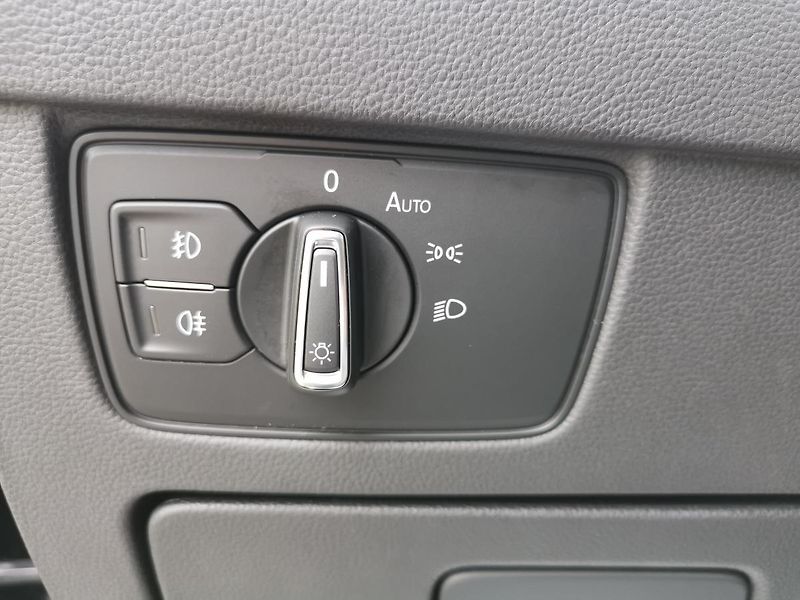 Volkswagen Passat HIGHLINE*110KW*LED*ALCANTARA* - fotka 62 z 85