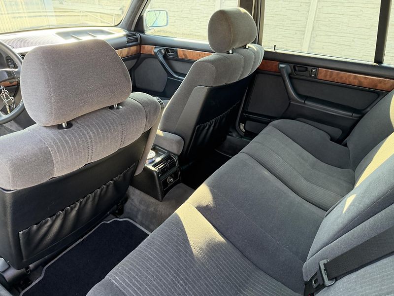 BMW Řada 7 730i 190PS SHADOWLINE EXTRA!!! - fotka 102 z 156