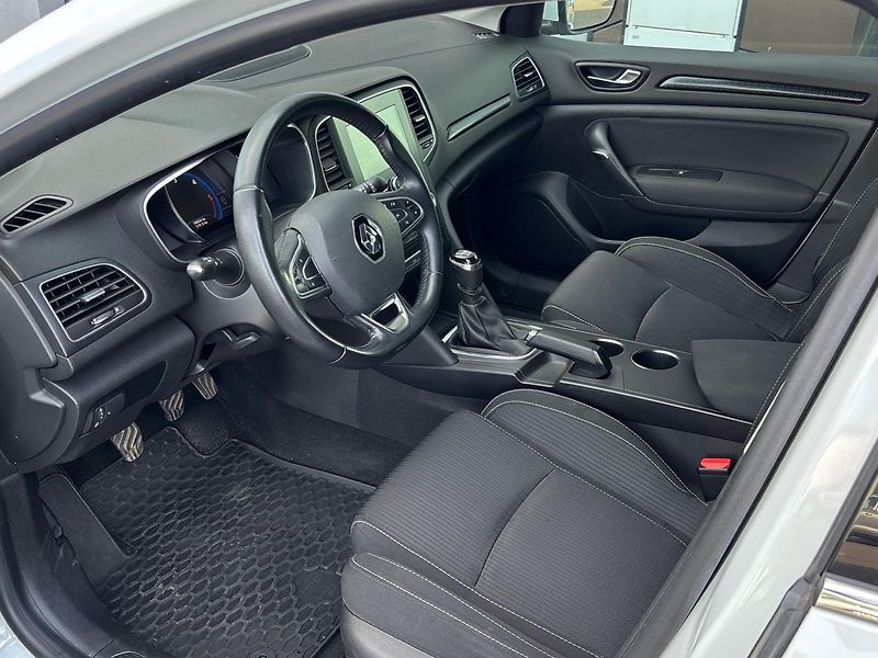 Renault Mégane Kombi - fotka 6 z 23