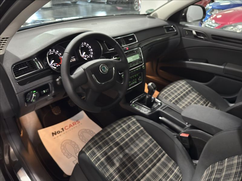 Škoda Superb 2,0   TDI 4X4 125KW ELEGANCE - fotka 8 z 31