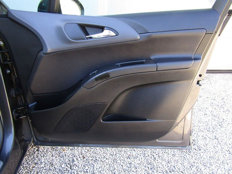 Opel Meriva (2011) 1.4 T 88kW - fotka 27 z 45