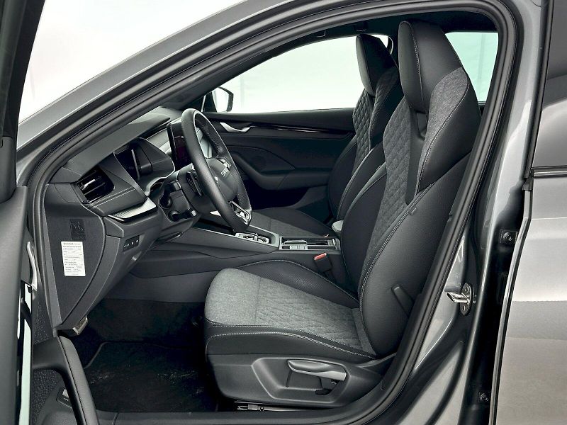Škoda Octavia (2025) Combi DSG 2.0TDI 110kW SportLi - fotka 7 z 33