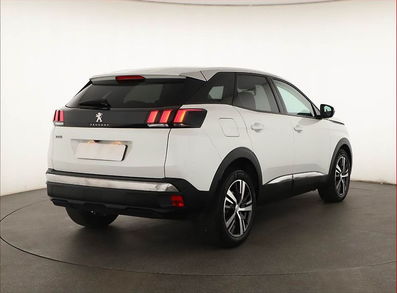 Peugeot 3008 (2020) 1.2 PureTech, ČR,1.maj - fotka 5 z 21