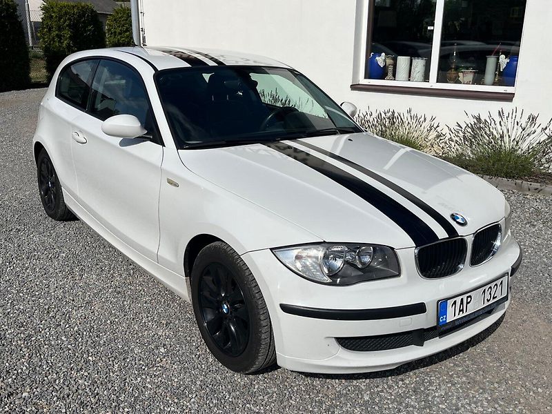 BMW Řada 1 (2009) 116 i 90 Kw SADA KOL - fotka 1 z 19