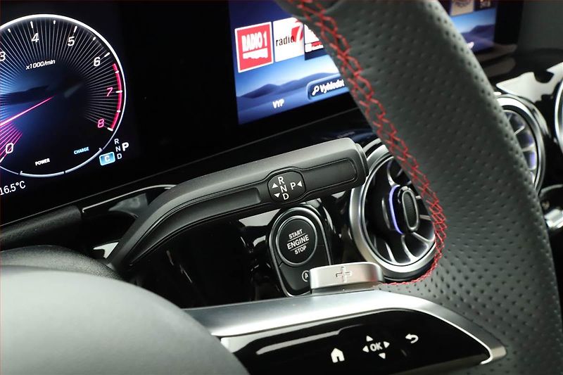 Mercedes-Benz GLA (2025) 220 4MATIC - fotka 9 z 26