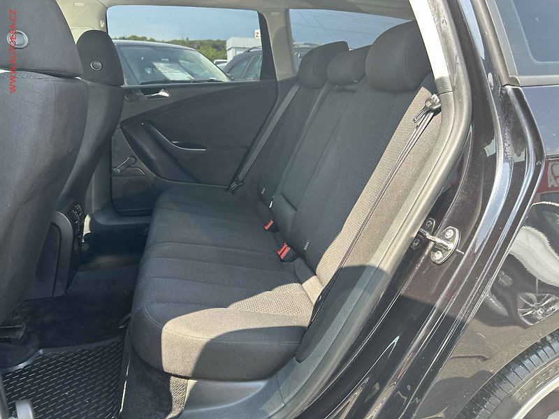 Volkswagen Passat (2008) 2.0TDI, STK6/28 - fotka 10 z 15
