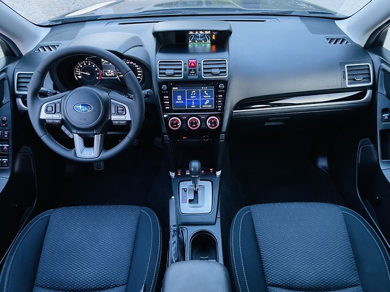 Subaru Forester 2.0i 4x4 AUT KAMERA VÝHŘEV LED - fotka 24 z 42