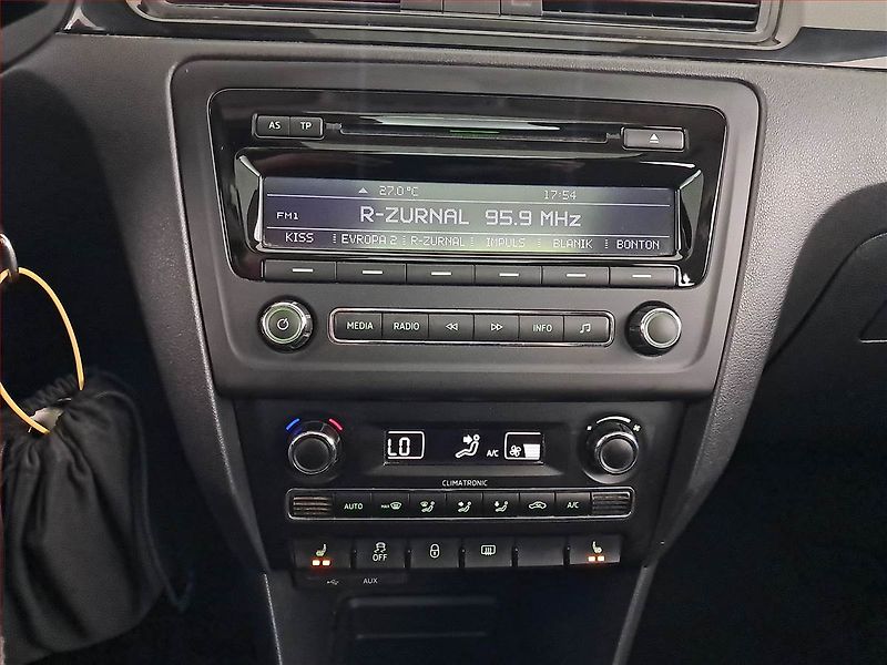 Škoda Rapid (2015) Spaceback 1.2 TSI, Tempomat - fotka 12 z 19