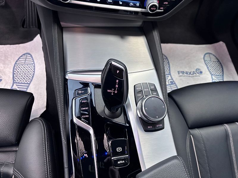 BMW Řada 5 XDRIVE TOURING - fotka 18 z 30
