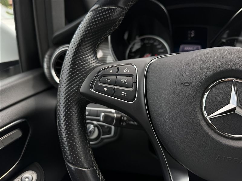 Mercedes-Benz Třídy V 300d L 4MATIC - fotka 15 z 28