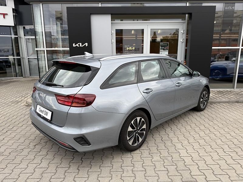 Kia Ceed (2024) 1,5 T-GDi SPIN - fotka 3 z 6