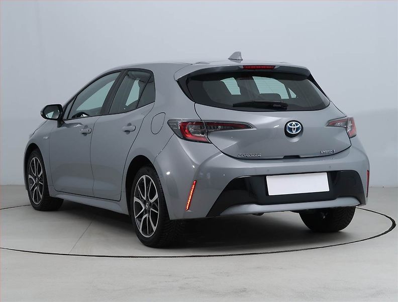 Toyota Corolla (2022) 1.8 Hybrid - fotka 4 z 19