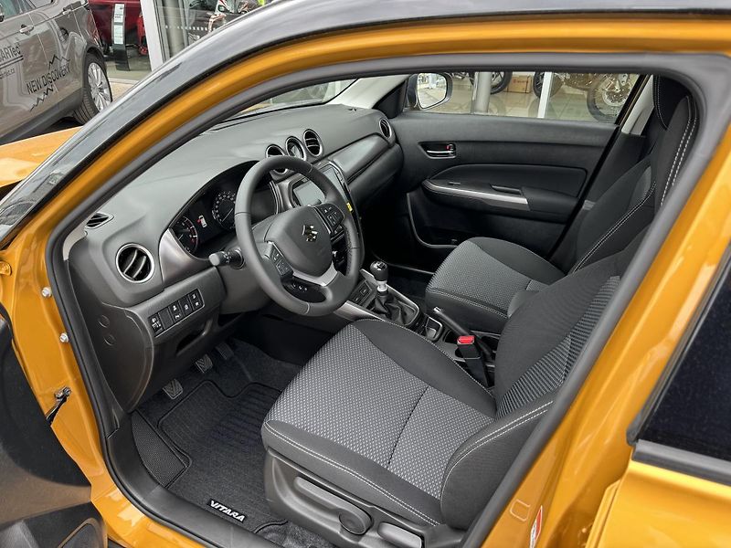 Suzuki Vitara (2026) 1,4 Premium - fotka 4 z 6