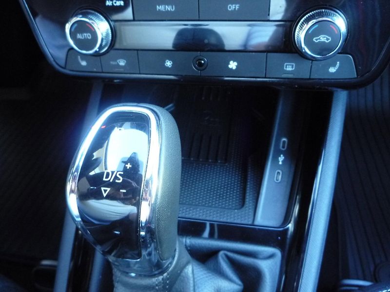 Škoda Kamiq (2025) 1,5TSi 110kW DSG MONTE CARLO - fotka 11 z 25